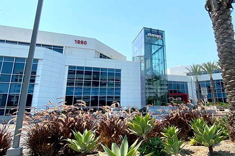 Edifício corporativo com operação de facilities e serviços